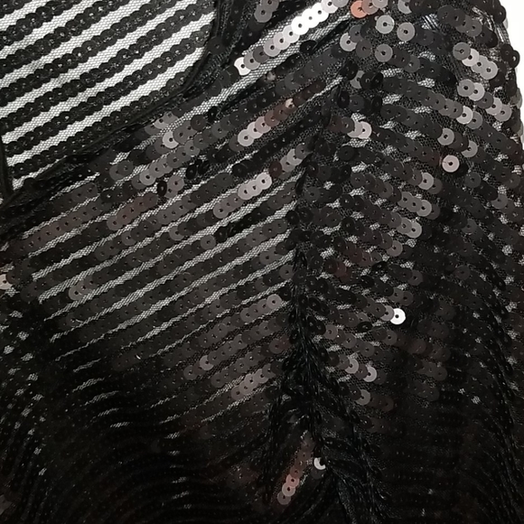 Daytrip Sequin Short Kimono - Picture 2 of 4